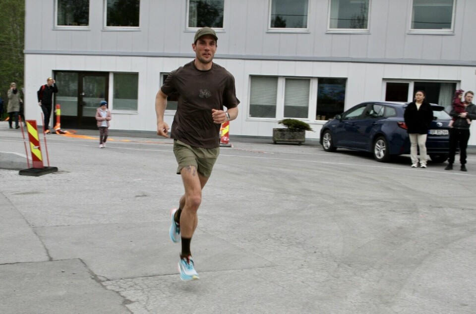 Lasse Aleksander Finstad har meldt seg inn i Ålesund Friidrettsklubb. I dag vant han 5 km i Vasstranda. Foto: Helge Fuglseth 5km_Lasse_Finstad