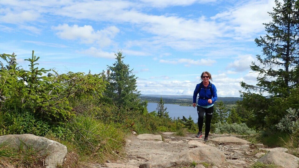 Styrk beina med høydemetersanking i sommer! Marianne Røhme på løpetur rundt Reinsvatnet ved Ilsetra